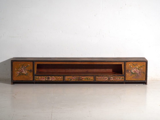 Antiker niedriger Schrank mit bemalten Blumen aus Kiefernholz – China, ca. 1900 – Buffetschränke, Iron (photo 37 of 40)