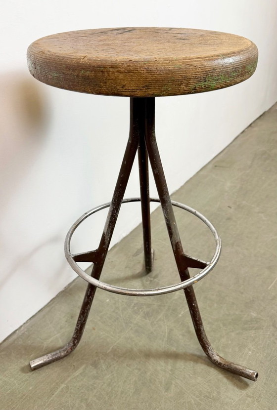 Image 1 of Grijze industriële werkplaatskruk, jaren 60