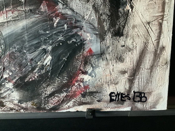 Image 1 of Contrasto