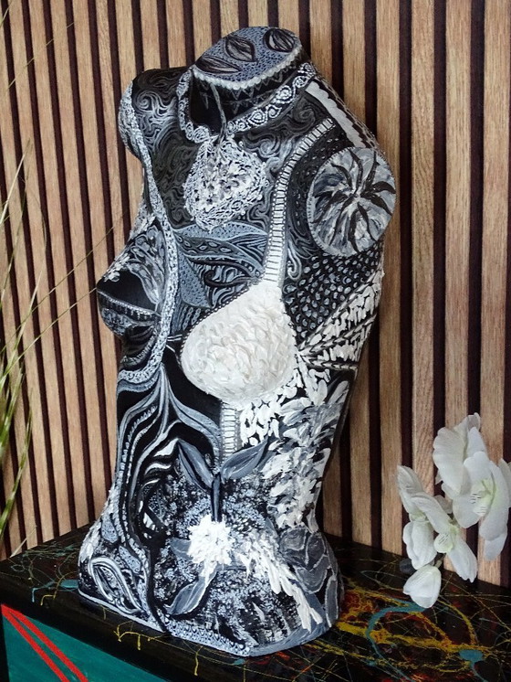 Image 1 of CB. busto di manichino bianco e nero