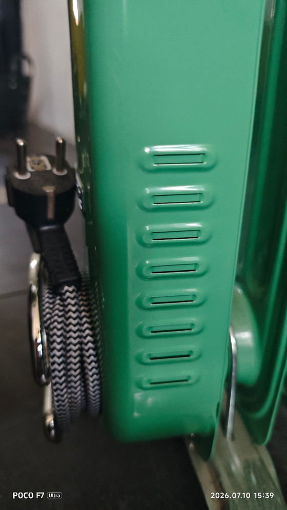 Riscaldatore elettrico vintage a olio – Prodotti per la manutenzione, polished steel (photo 3 of 5)