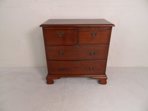 Commode ancienne en acajou