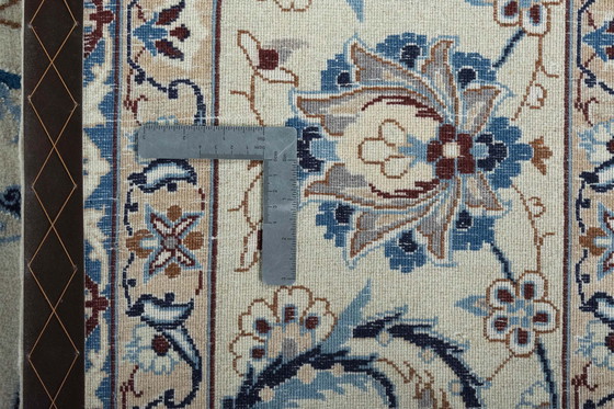 Image 1 of Handgeknoopt Perzisch tapijt - Nain 9La 362 x 257 cm