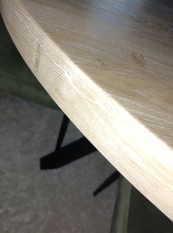 Image 1 of Table de salle à manger ronde en MDF avec pieds croisés, 120 cm