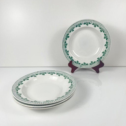 Set de 4 assiettes creuses "Pedro", Sarreguemines, première moitié du XXeme s.