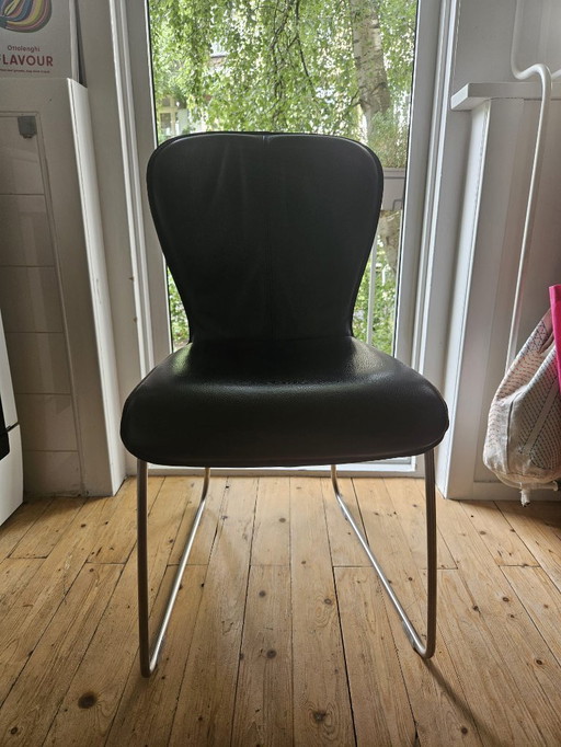 6 chaises Bert Plantagie en cuir noir - top confort et design !