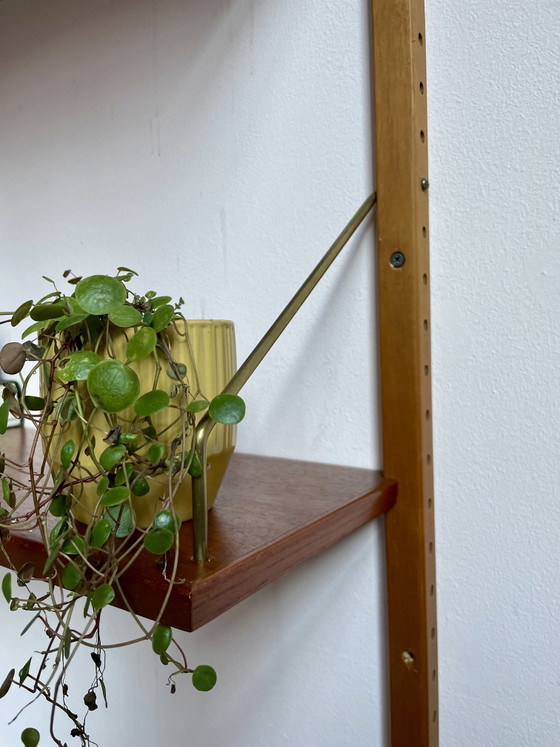 Image 1 of Vintage wandsysteem in de stijl van het Cadovius Royal System - Deens vintage - teak fineer