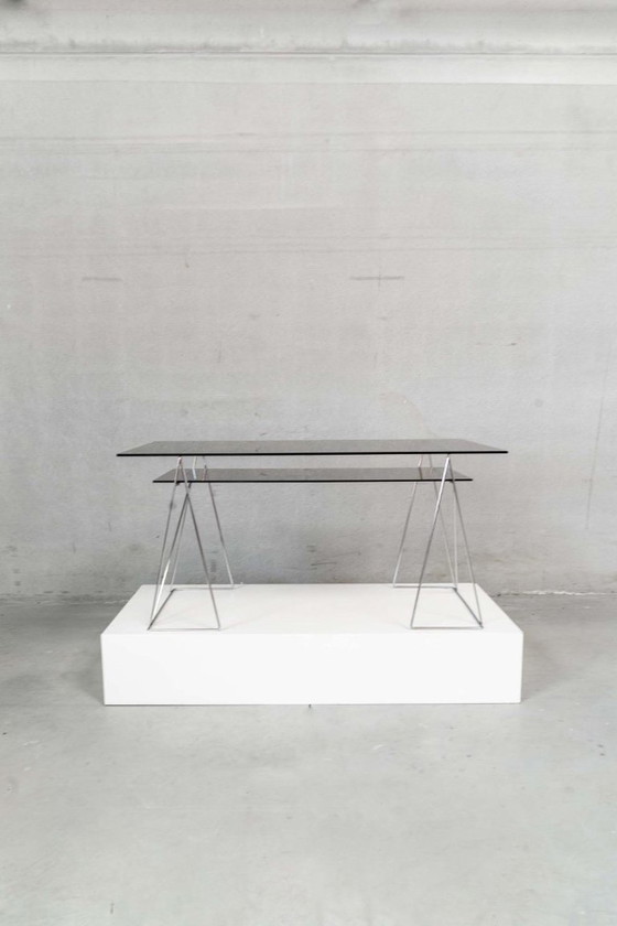 Image 1 of Bureau vintage en verre avec base chromée