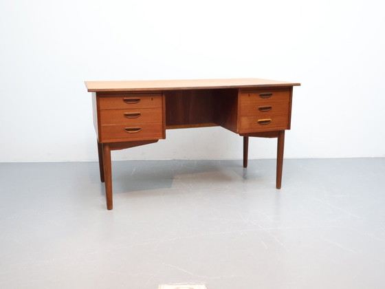 Image 1 of Scrivania danese bifacciale in teak vintage 6 cassetti