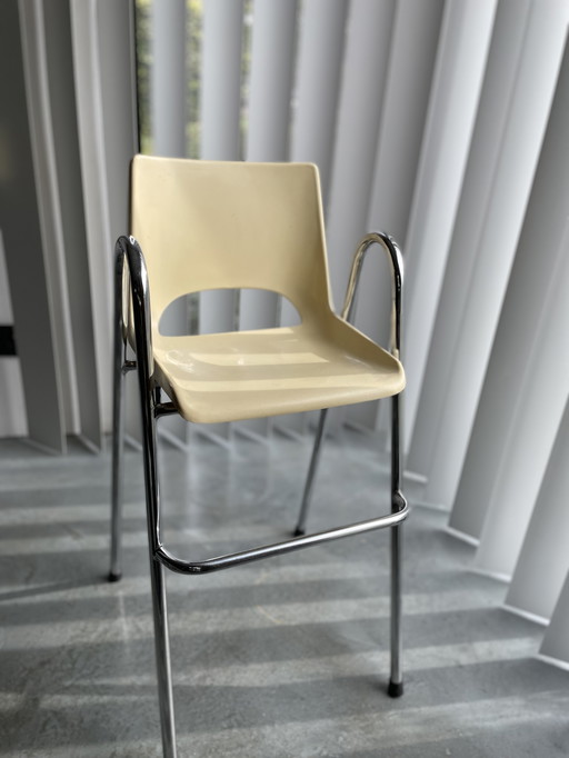 High chair cream color 1970s Brunswick design Roger Bontemps