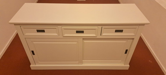 Image 1 of Weißes Sideboard/TV-Möbel aus Holz | 3 Schubladen & Schiebetüren