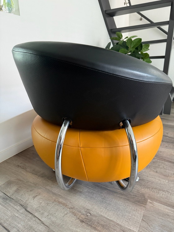 Leolux Kikko Chaise Longue. Giallo Nero pelle – Cromo (photo 6 of 6)