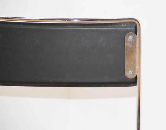 Image 1 of Suite aus 4 Design-Esszimmerstühlen