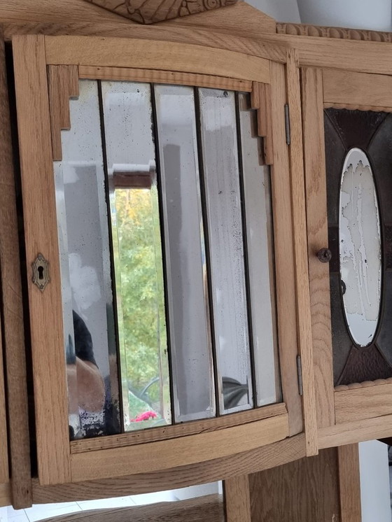 Image 1 of Esszimmer-/Küchenschrank aus der Mitte des Jahrhunderts mit Bleiglasfenstern und einer wunderschönen Oberfläche