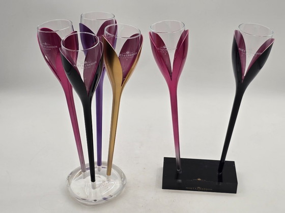 Image 1 of Champagne flutes in houders Moët & Chandon