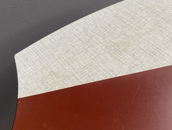 Image 1 of Mesa a rayas en forma de riñón, años 60, con tablero de formica.