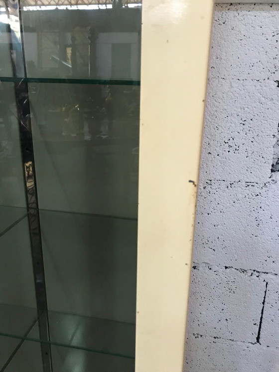 Image 1 of Vitrine médicale vintage années 70