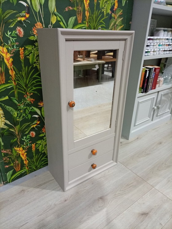 Image 1 of Armario con espejo