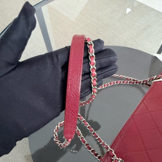 Image 1 of Borsa Chanel Flap Medium - Caviar 25CM trapuntata rosso scuro con finiture argentate Serie 24