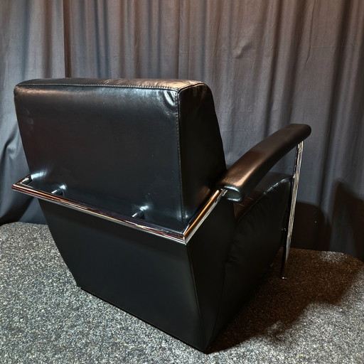 1 Leolux Scylla design armchair