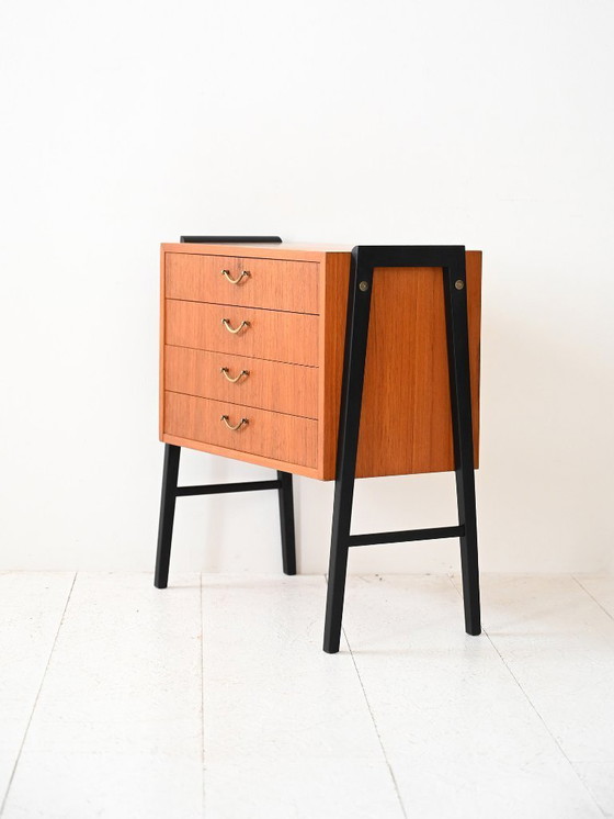 Image 1 of Table de nuit vintage en teck scandinave avec quatre tiroirs