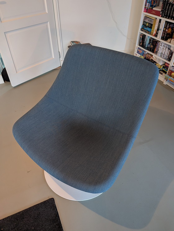 Image 1 of Lapalma Auki lounge chair with disc base