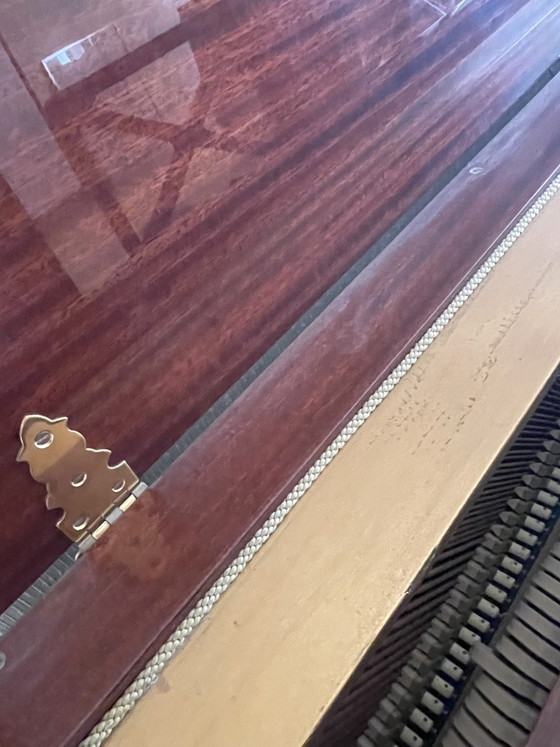 Wunderschönes Knight Piano K15 in poliertem Nussbaum – Zeitlose Klasse & Voller Klang – Wandschrank, Wood (photo 11 of 12)