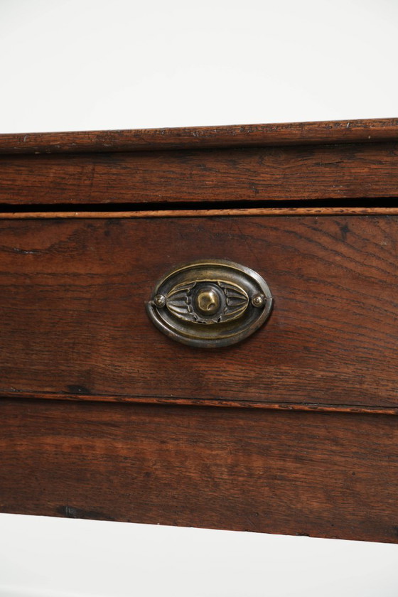 Very beautiful 18th-century English double-based dresser made of oak with beautiful colors and a timeless (photo 12 of 15)