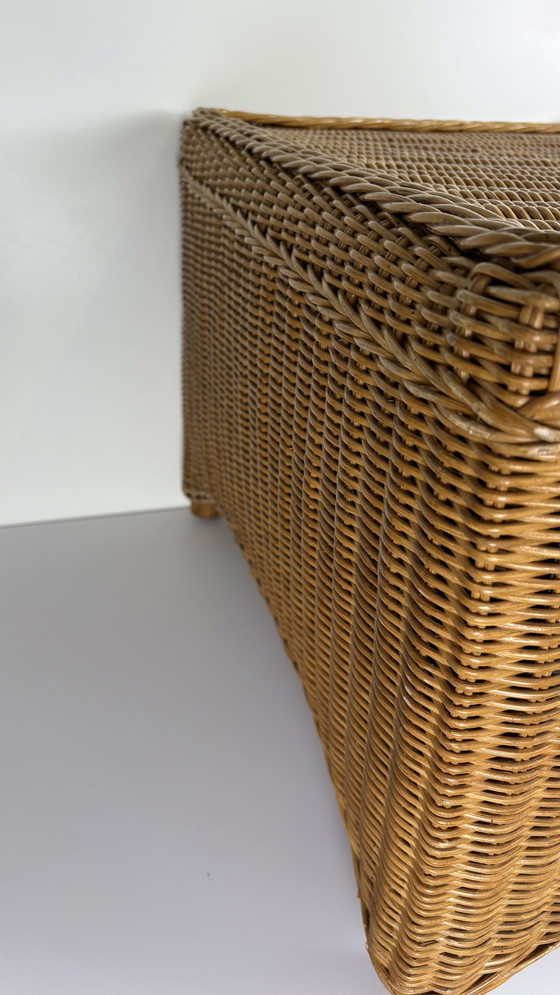 Image 1 of Table basse vintage en rotin avec tiroir table de chevet / table d'appoint