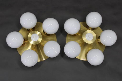 Par de lámparas empotradas de latón de mediados de siglo, década de 1970