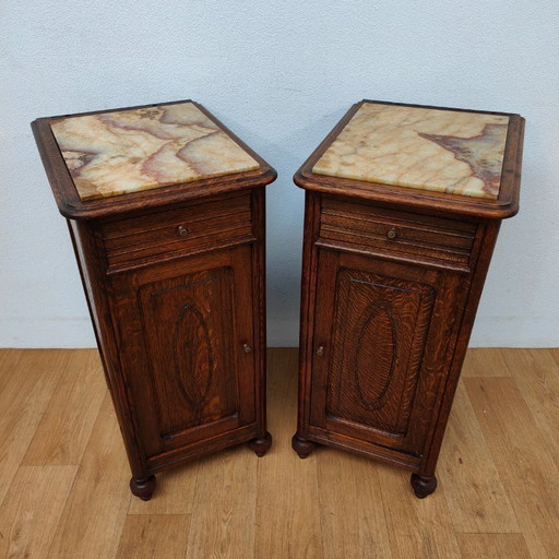 Set di comodini antichi vintage con piano in marmo