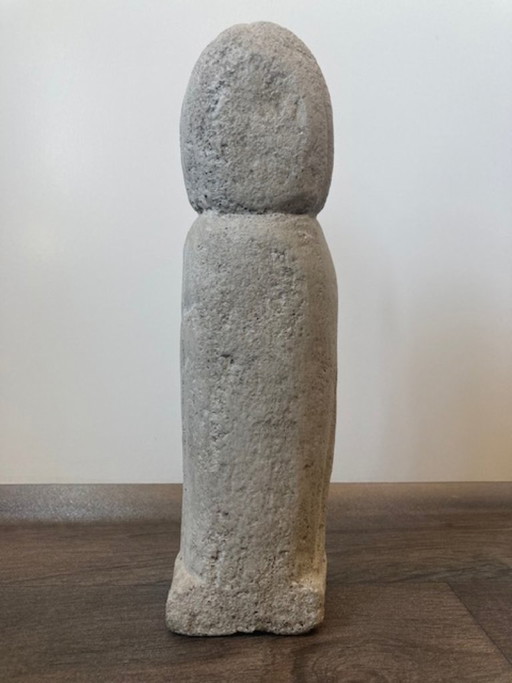 Steinskulptur, Mönch. Schwer!