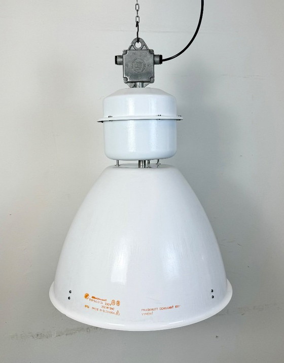 Image 1 of Grote witte geëmailleerde industriële fabriekslamp van Elektrosvit, jaren 90