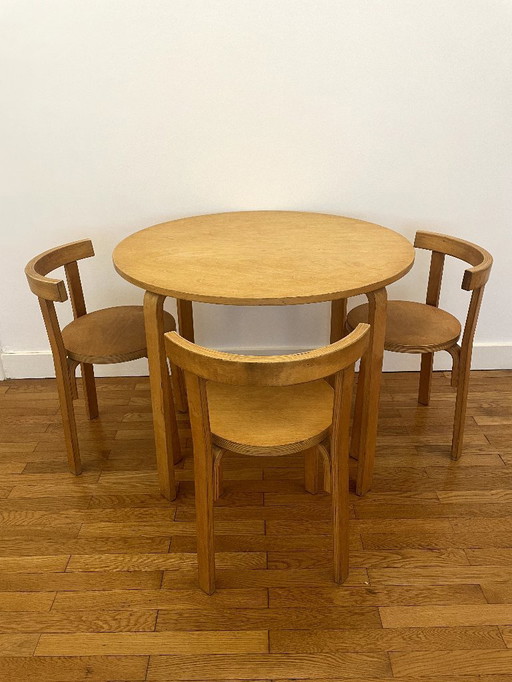 Tafel en 4 stoelen in de stijl van Alvar Aalto