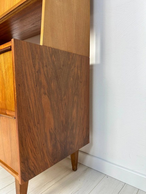 Image 1 of Mobiletto vintage in noce di Franz Ehrlich per VEB Deutsche Werkstätten Hellerau, design tedesco, anni '50