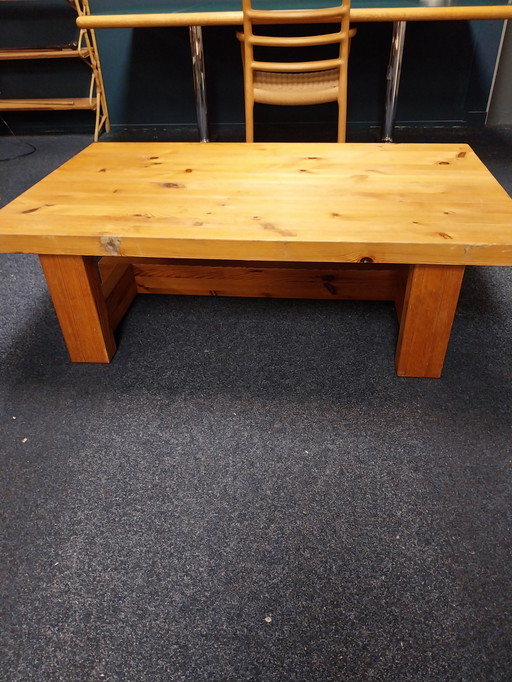 1 table basse en pin des années 1970, 130 x 80 cm, hauteur 40 cm