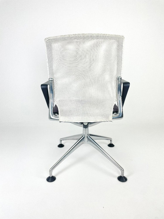 Image 1 of Vitra Meda bureaustoel