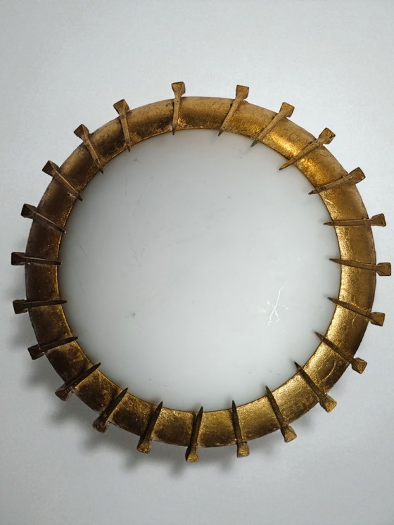 Image 1 of Französische Sunburst Nagellampe 1940er Blattgold Opalglas Brutalist Design / French Sunburst Wall Lamp 1940s Gilded Opaline