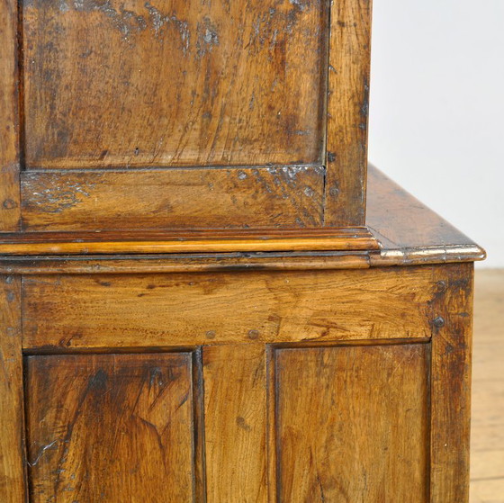 Image 1 of Eiken Tridarn-kast, circa 1710