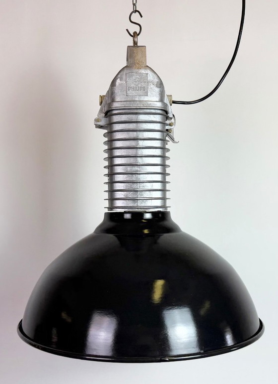 Image 1 of Grote industriële hanglamp van zwart emaille van Philips, jaren 60.