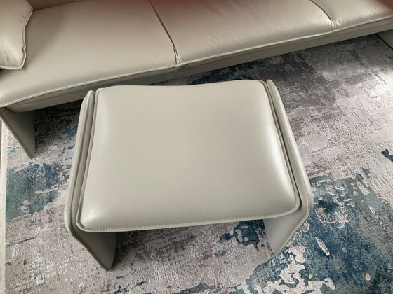 Image 1 of Leolux Bora Bèta 3-zits  bank met bijbehorende poef