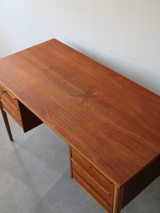 Image 1 of Scrivania vintage danese in teak