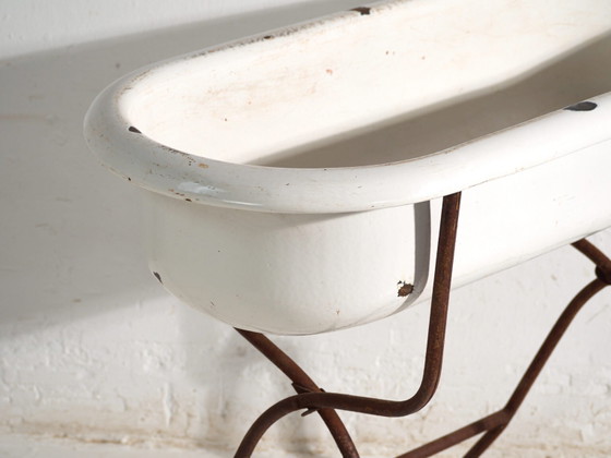 Antique bathtub in enamelled iron – Central Europe, circa 1950 #8 – Decorative Objects, Industrieel (photo 14 of 40)