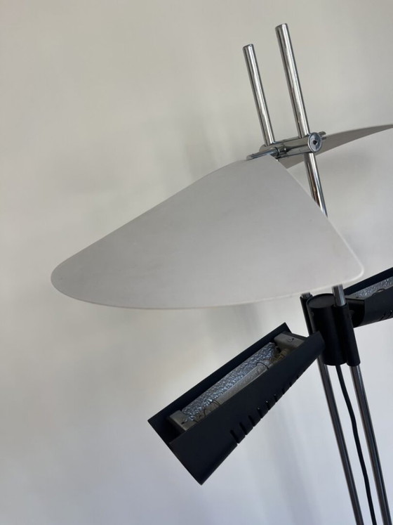 Enterprise Floor Lamp – Garcia Garay, 1980 – Floor lights, Aluminium, Chrome (photo 5 of 10)