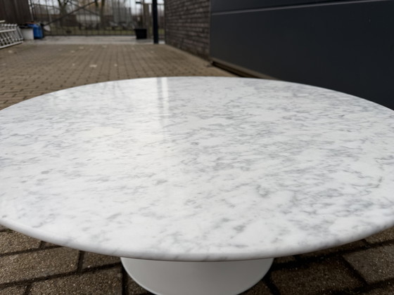 Image 1 of Originele Knoll Tulip Salontafel Eero Saarinen in Carrara marmer