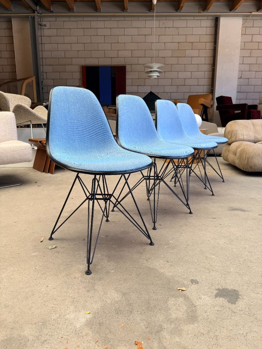 Vitra Eames DSR gestoffeerd (set van 4) – eetkamerstoelen, Metal, Plastic