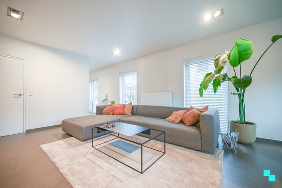 Image 1 of Sitz Prostoria