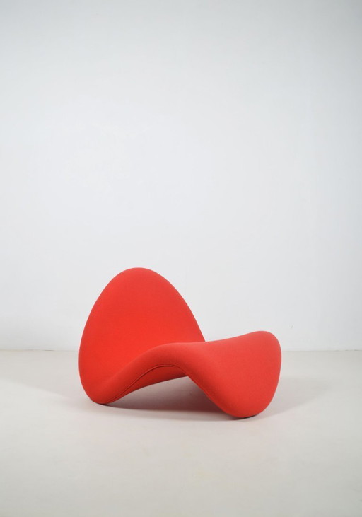 Red F577 Tongue designed by Pierre Paulin for Artifort