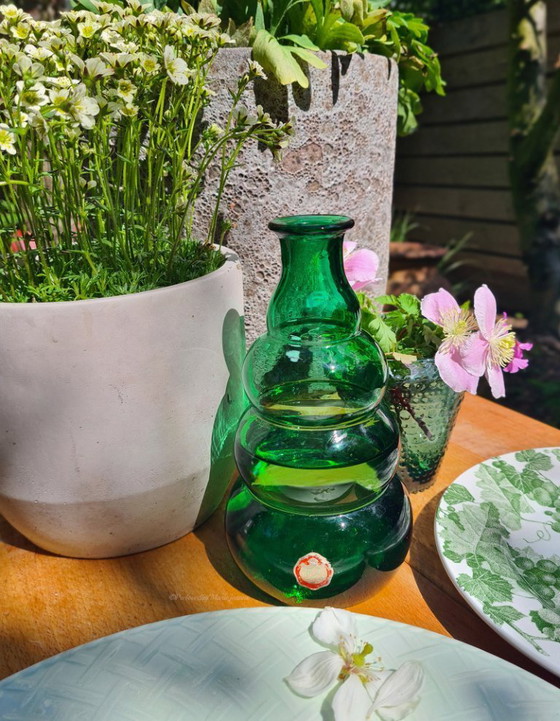 Image 1 of Vaso verde di Edvin Oller ca. 1940 per Limmareds Glasbruk Svezia.