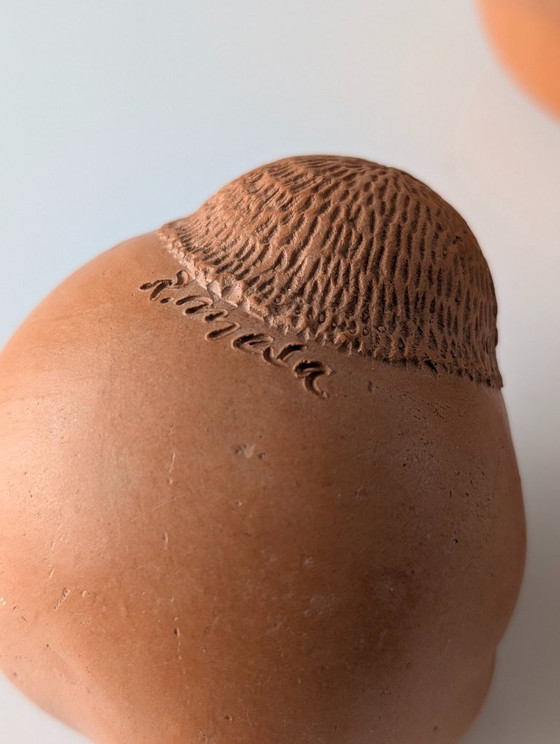 Image 1 of Ricardo Mesa, escultura de terracota "Gordita Feliz" en la mano, años 80